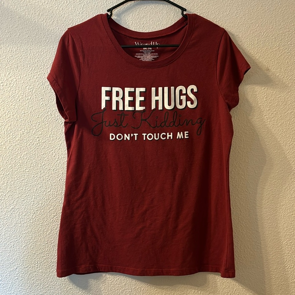 Wound Up free hugs graphic tee size XXL